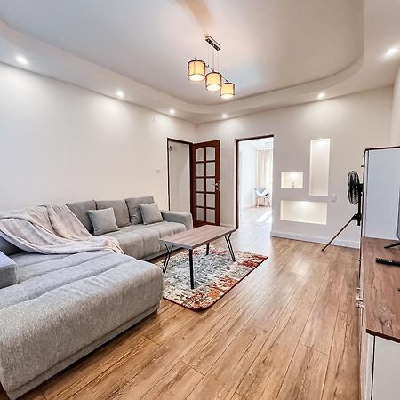 La Teatru - 2Bd Apartment Near Theatre And Old Town 布拉索夫 外观 照片