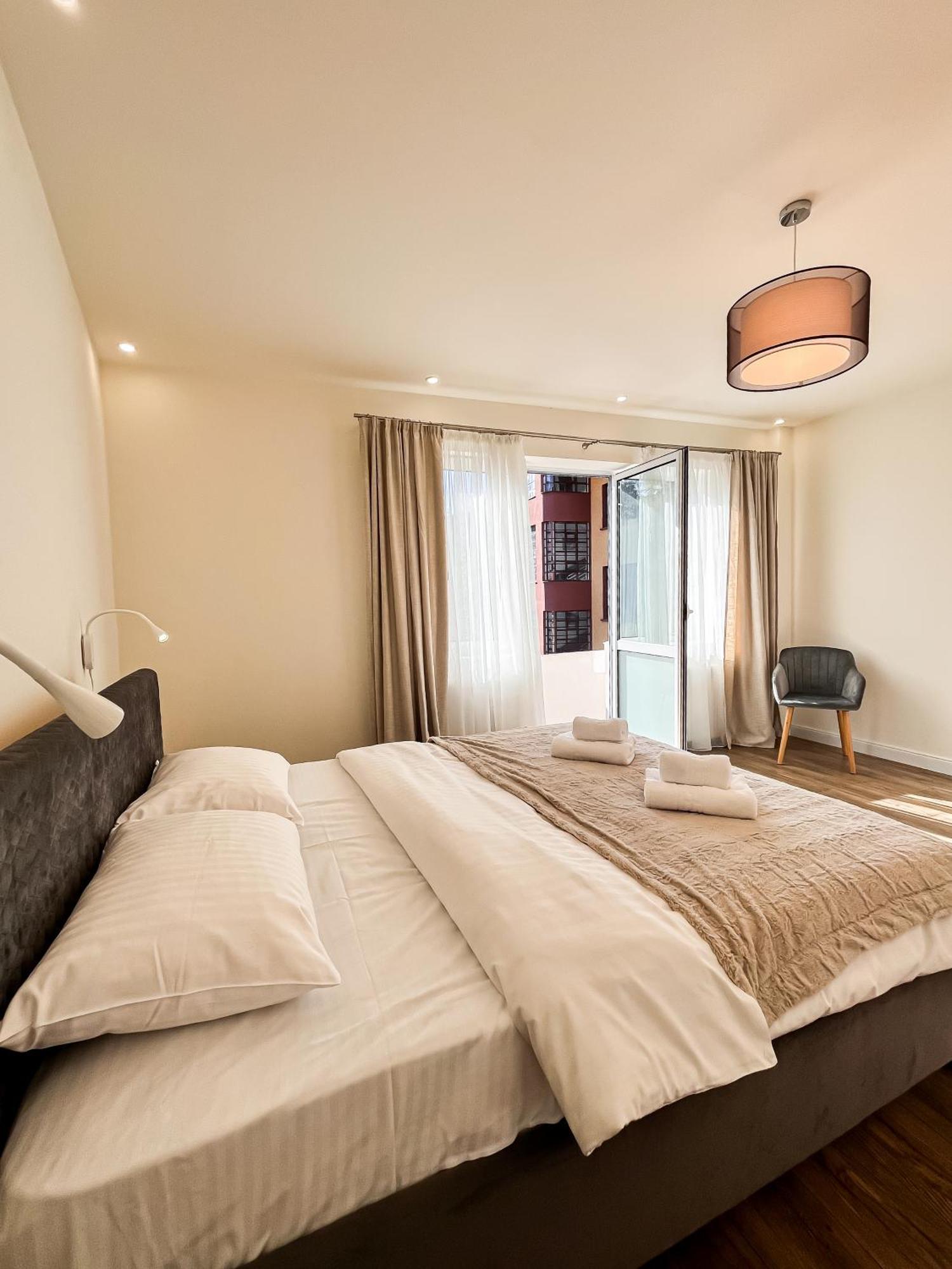 La Teatru - 2Bd Apartment Near Theatre And Old Town 布拉索夫 外观 照片