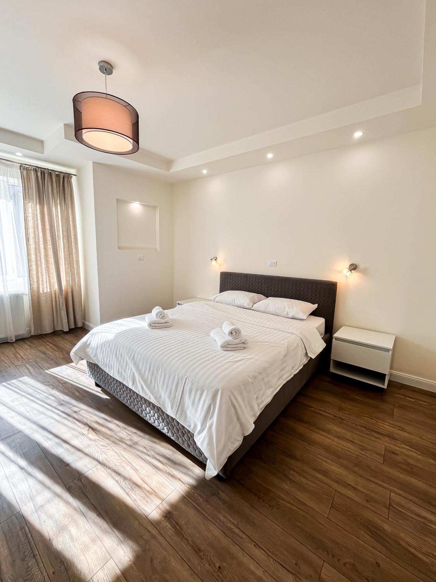 La Teatru - 2Bd Apartment Near Theatre And Old Town 布拉索夫 外观 照片
