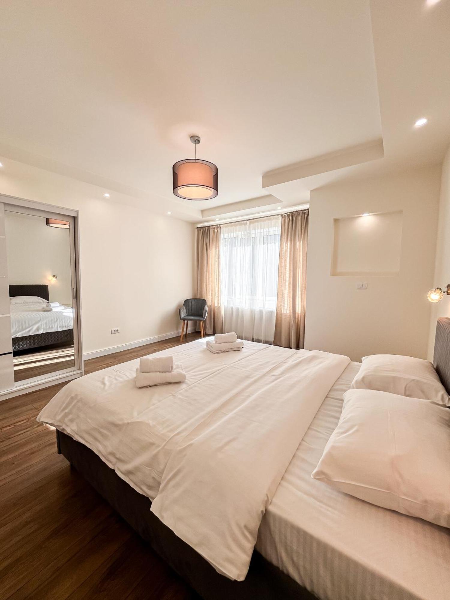 La Teatru - 2Bd Apartment Near Theatre And Old Town 布拉索夫 外观 照片